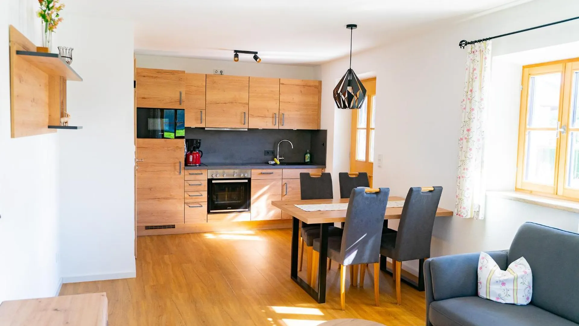 Apartment Ferienwohnungen Heillinger Guetl Inkl. Chiemgaukarte Ruhpolding Germany